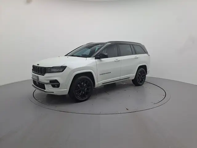 Carro Jeep Commander 2025 Blackhawk 2.0 Hurricane