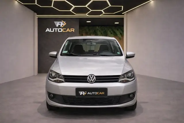 Carro Volkswagen Fox 2013 1.0 VHT (Flex) 2p
