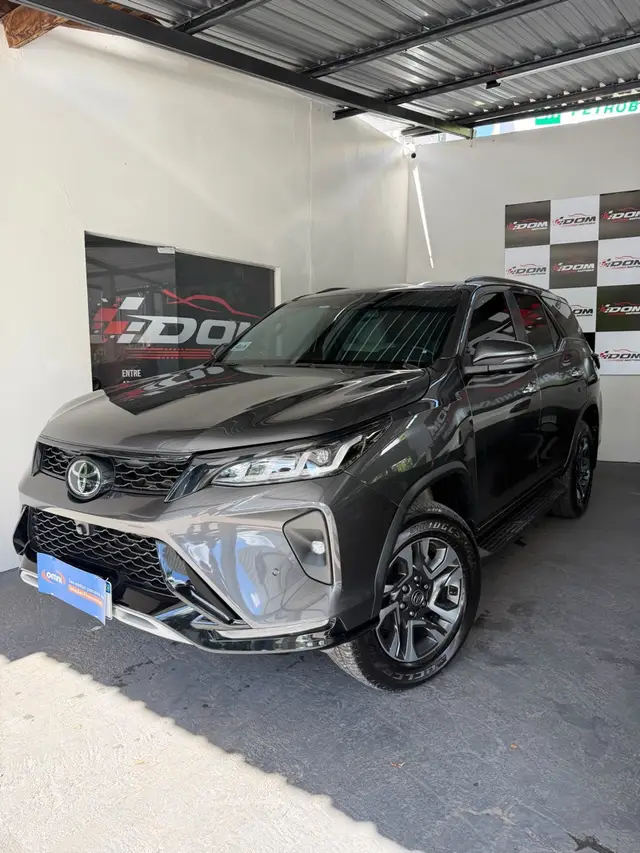 Carro Toyota SW4 2023 Diamond  2.8 turbodiesel 7L 4x4 (Aut)