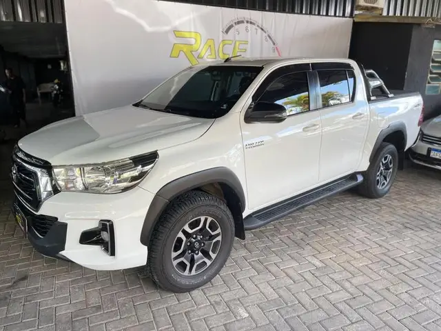 Carro Toyota Hilux Cabine Dupla 2020 Hilux 2.8 TDI CD SR 4x4 (Aut)