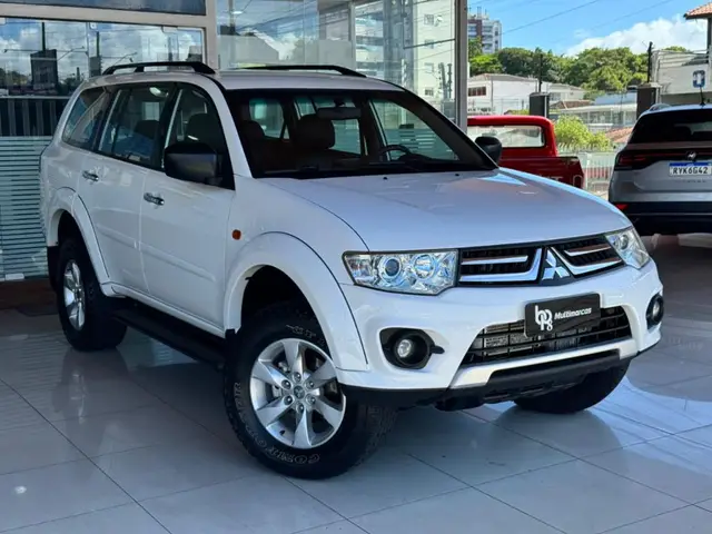 Carro Mitsubishi Pajero 2016 3.2 DI-D 4WD (Aut)