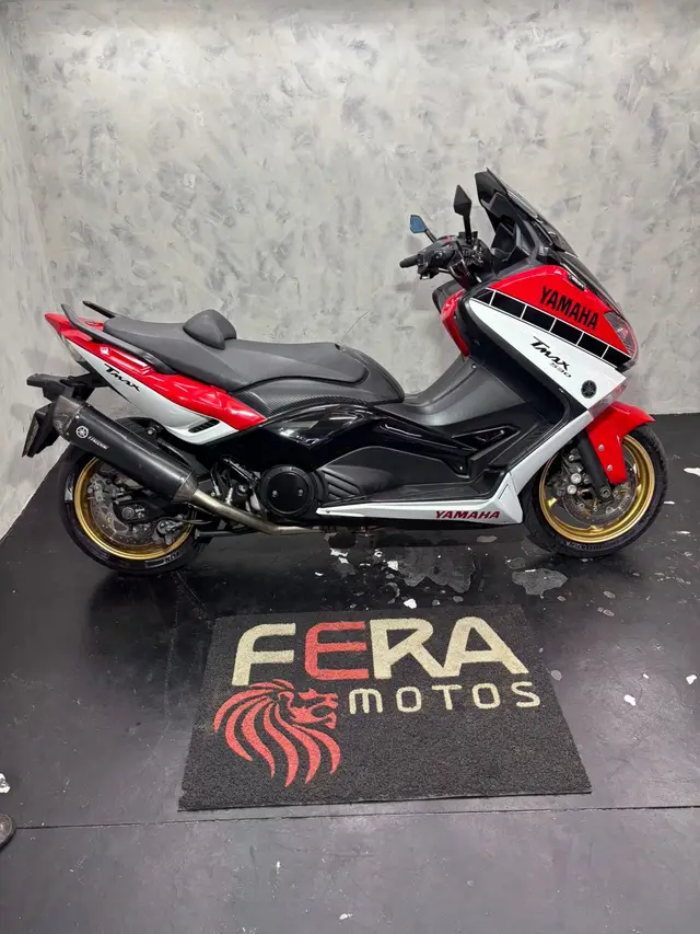 Moto Yamaha Tmax 2015 530