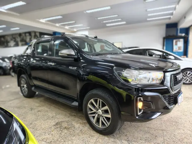 Carro Toyota Hilux Cabine Dupla 2020 Hilux 2.8 TDI SRV CD 4x4 (Aut)