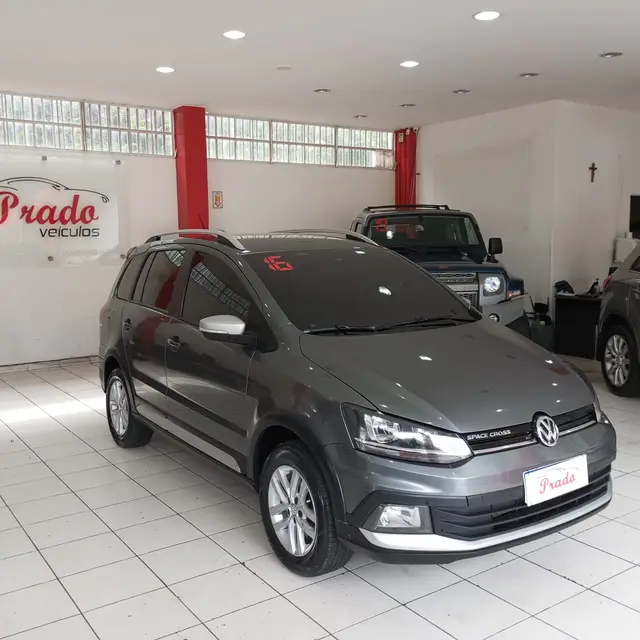 Carro Volkswagen SpaceCross 2016 1.6 16V MSI (Flex)
