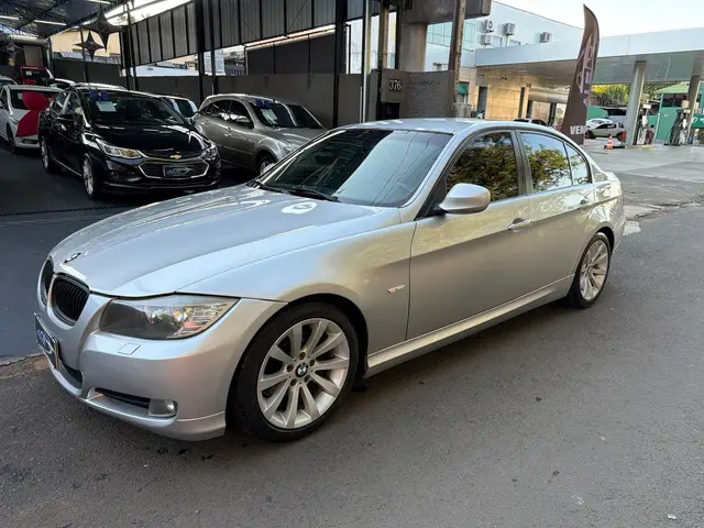 Carro BMW 320i 2010 320i Joy 2.0 16V