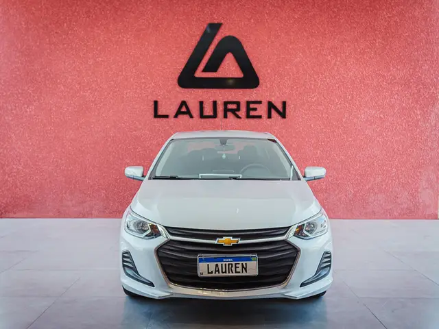 Carro Chevrolet Onix Plus 2023 LT 1.0