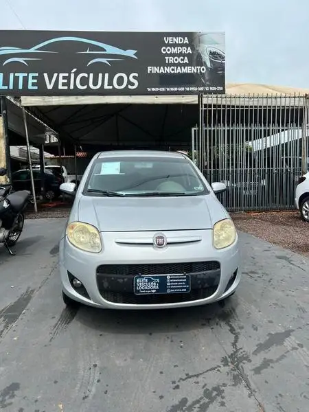 Carro Fiat Palio 2013 Attractive 1.4 8V (Flex)