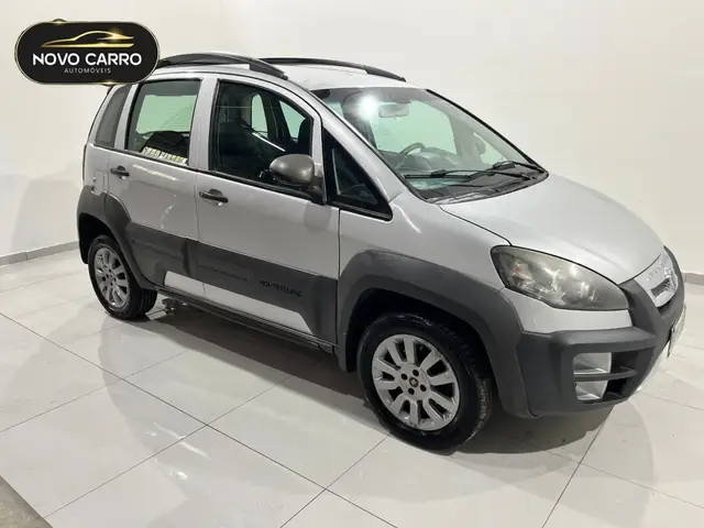 Carro Fiat Idea 2016 Adventure 1.8 16V E.TorQ (Flex)