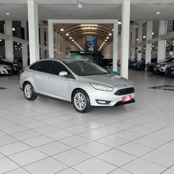 Carro Ford Focus Sedan 2018 SE Plus 2.0 PowerShift