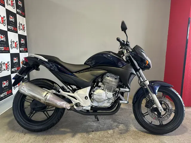 Moto Honda CB 300R 2011 Standard