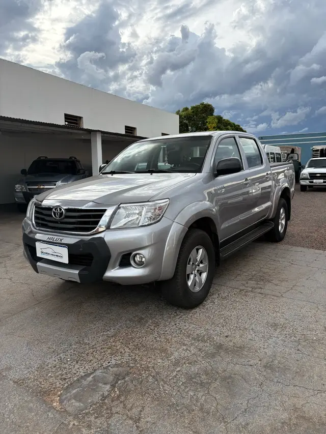 Carro Toyota Hilux Cabine Dupla 2015 Hilux 2.7 SR CD 4x2 (Flex) (Aut)