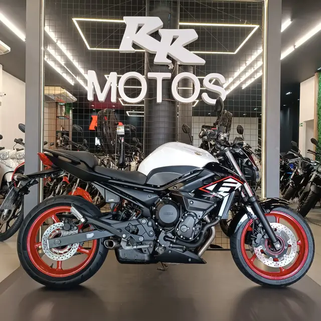Moto Yamaha XJ6 N 2015 XJ6 N SP