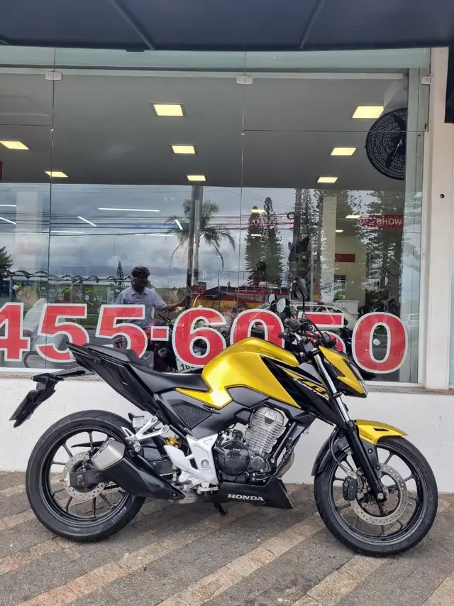 Moto Honda CB 300F Twister 2023 (ABS)