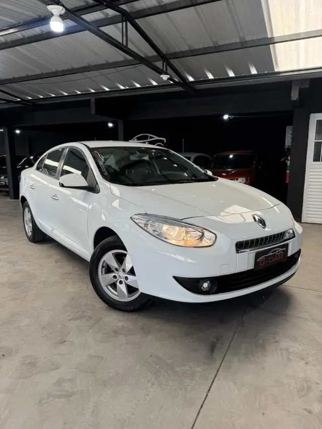 Carro Renault Fluence 2014 2.0 16V Dynamique (Flex)