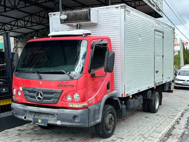 Caminhão Mercedes-Benz Accelo 2012 815/31