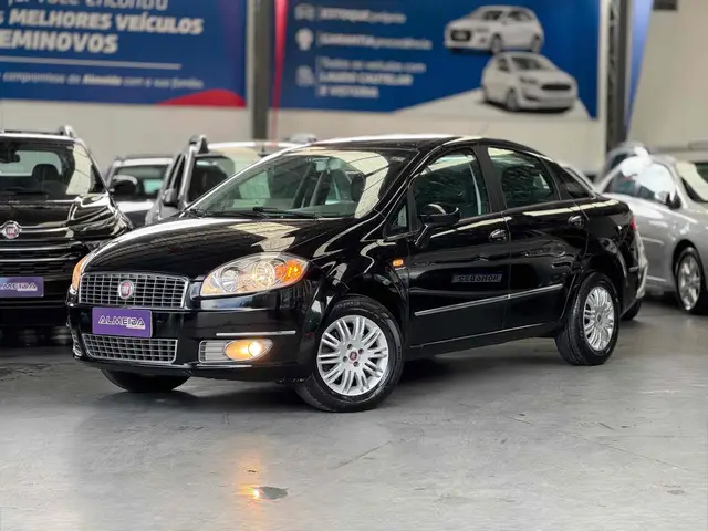 Carro Fiat Linea 2013 Essence 1.8 16V (Flex)