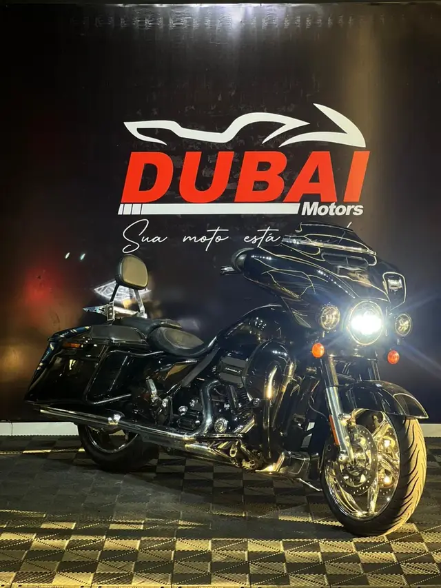 Moto Harley-Davidson Street Glide 2015 SPECIAL FLHXS