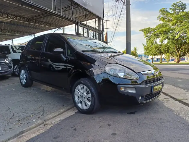 Carro Fiat Punto 2013 Attractive 1.4 (Flex)