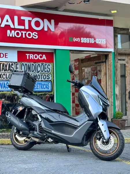Moto Yamaha NMax 2025 Connected 160 ABS