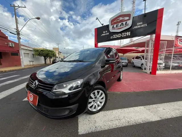 Carro Volkswagen Fox 2014 1.0 TEC BlueMotion (Flex) 4p