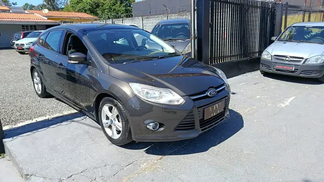 Carro Ford Focus Hatch 2014 SE 1.6 16V TiVCT PowerShift