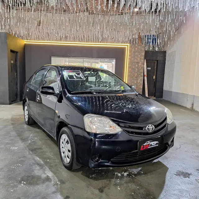 Carro Toyota Etios Sedan 2013 XS 1.5 (Flex)