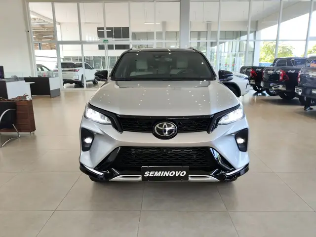 Carro Toyota SW4 2022 Diamond  2.8 turbodiesel 7L 4x4 (Aut)