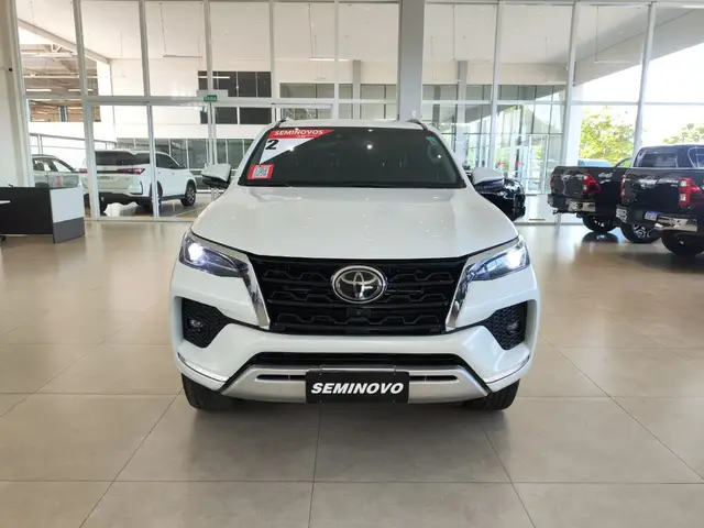 Carro Toyota SW4 2023 SRX 2.8 turbodiesel 5L 4x4 (Aut)