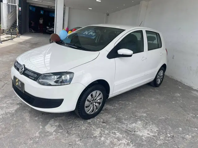 Carro Volkswagen Fox 2014 1.0 TEC BlueMotion (Flex) 4p