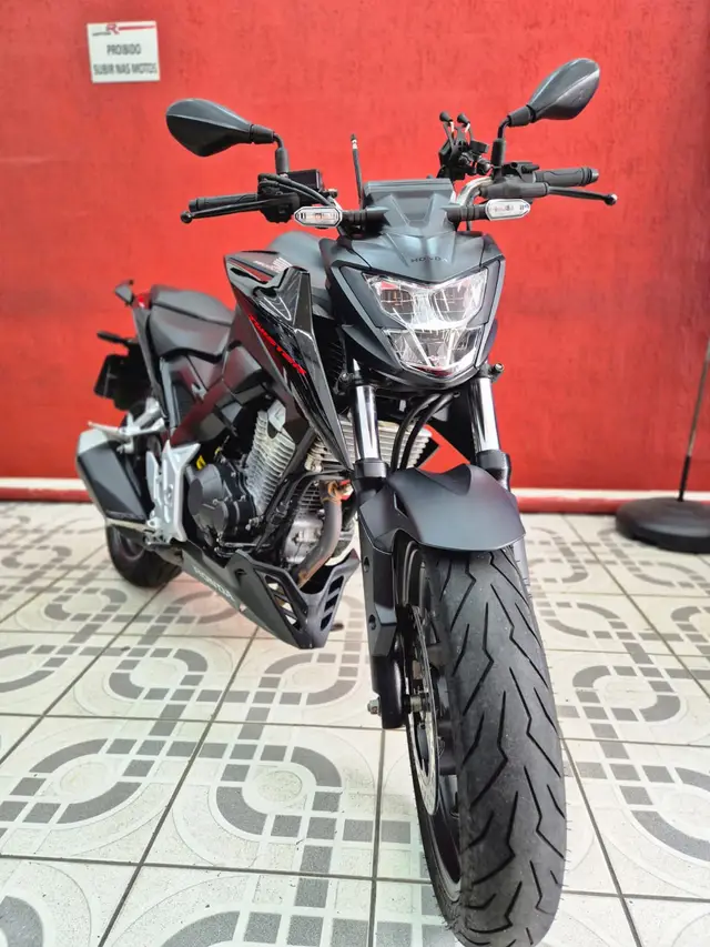 Moto Honda CB 300F Twister 2024 (CBS)