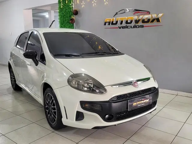 Carro Fiat Punto 2016 BlackMotion 1.8 16V Dualogic (Flex)