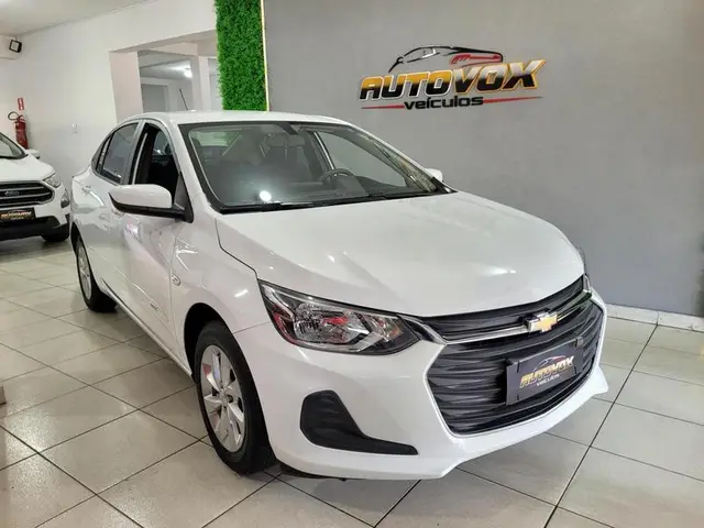 Carro Chevrolet Onix Plus 2022 1.0 LT II (Flex)