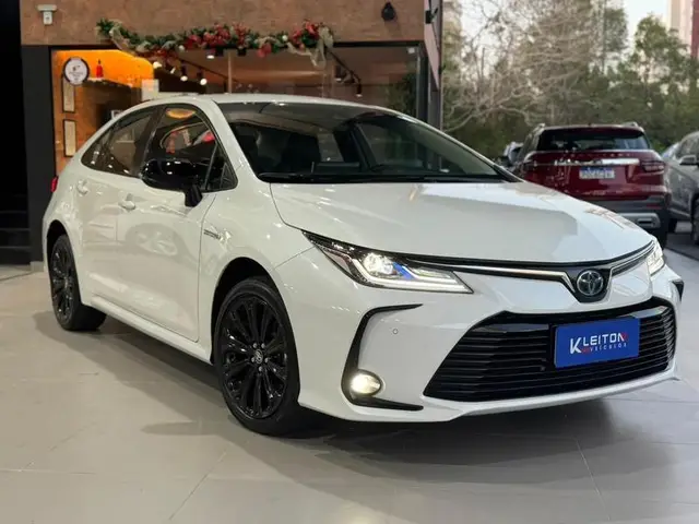 Carro Toyota Corolla 2023 Altis Hybrid 1.8 Flex