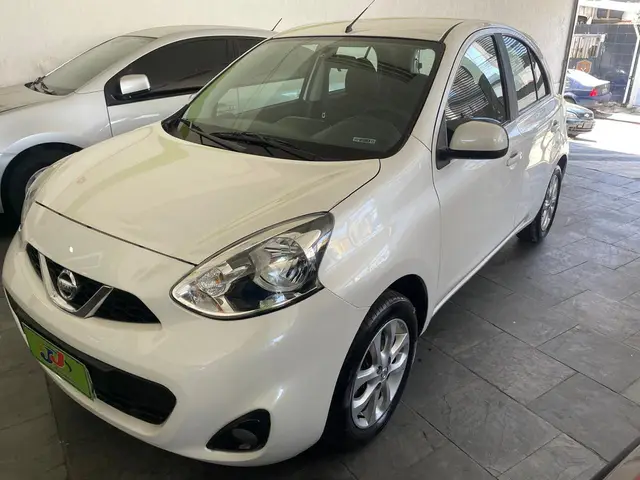 Carro Nissan March 2016 1.6 16V SV (Flex)