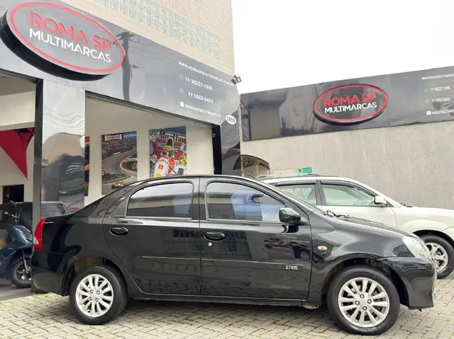 Carro Toyota Etios Sedan 2013 XLS 1.5 (Flex)