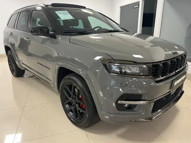 Carro Jeep Commander 2025 Blackhawk 2.0 Hurricane