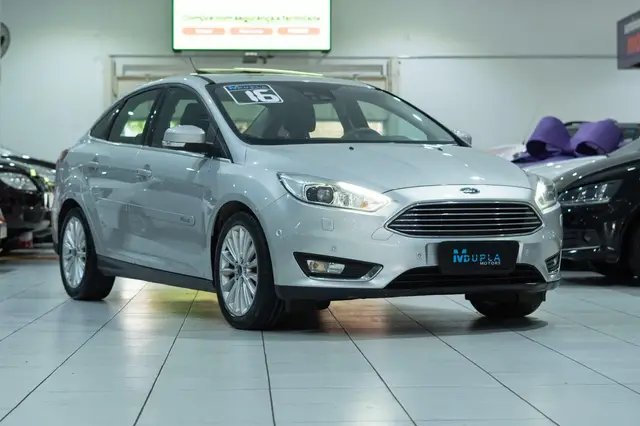 Carro Ford Focus Sedan 2016 Titanium Plus 2.0 PowerShift (Aut)