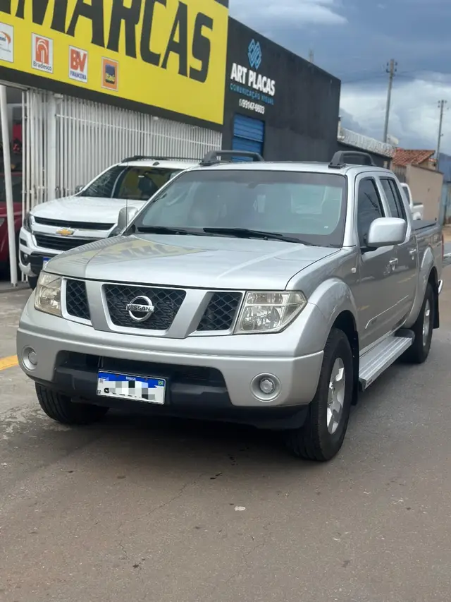 Carro Nissan Frontier 2013 XE 4x4 2.5 16V (cab. dupla)