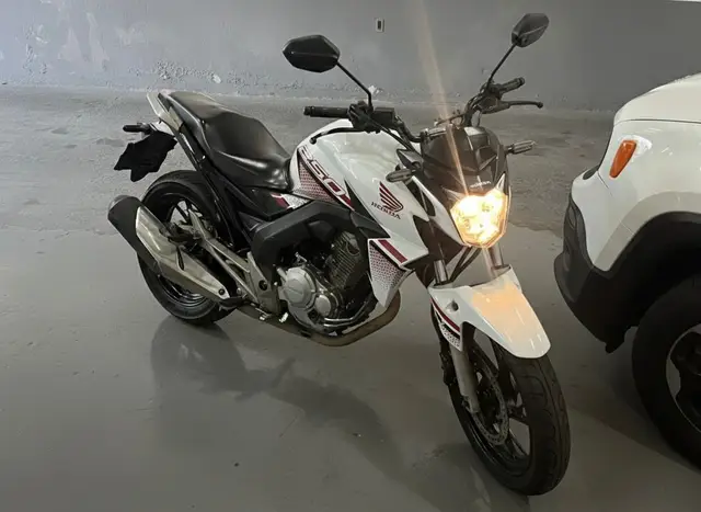 Moto Honda CB 250F Twister 2022 (CBS)