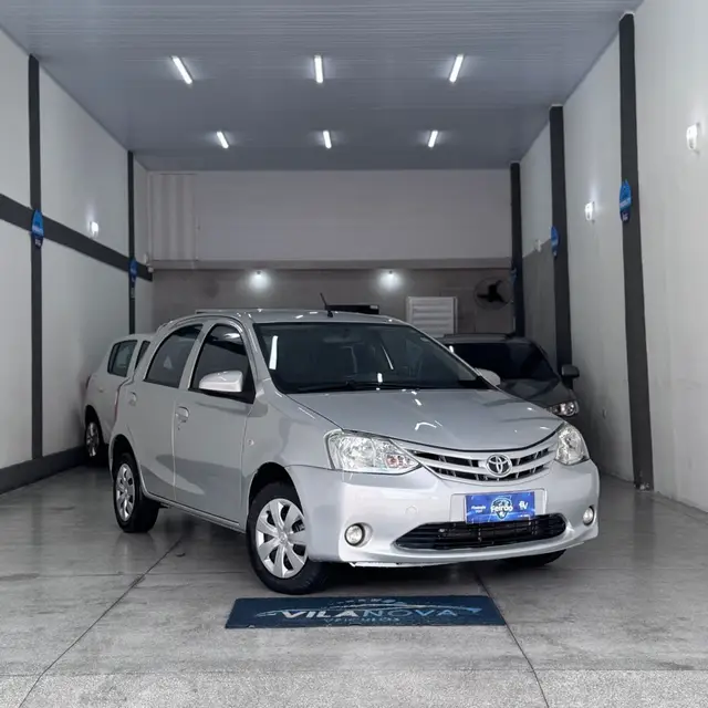 Carro Toyota Etios 2015 X 1.3 (Flex)