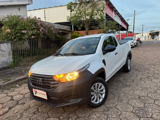 Carro Fiat Strada 2023 Endurance 1.4 Cabine Plus (Flex)