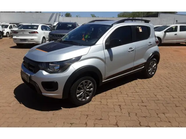 Carro Fiat Mobi 2024 Trekking 1.0