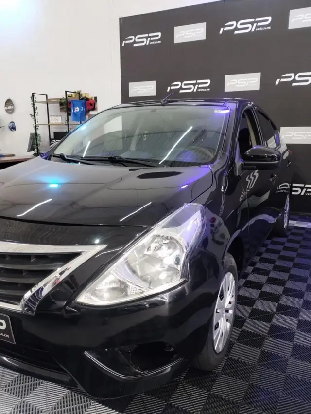 Carro Nissan Versa 2017 1.0 12V (Flex)