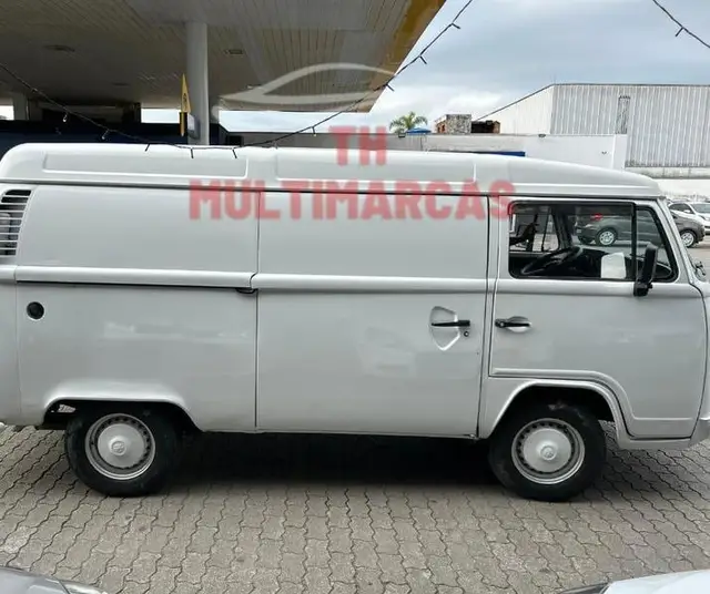 Carro Volkswagen Kombi 2013 Escolar 1.4 (Flex)