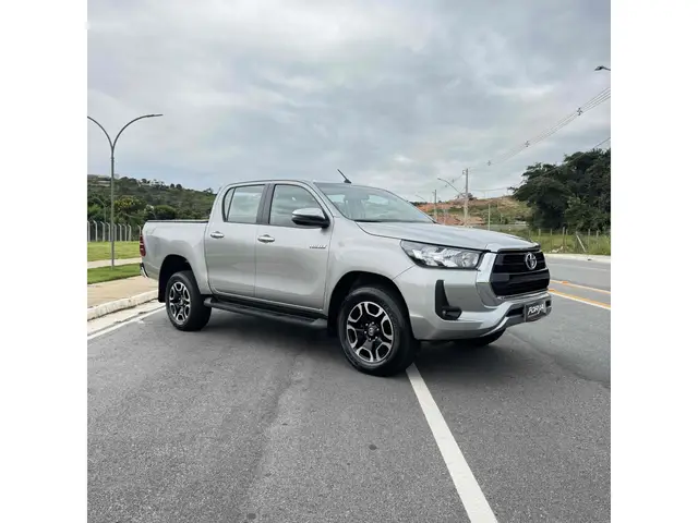 Carro Toyota Hilux Cabine Dupla 2024 SRX 4x4 2.8 Diesel