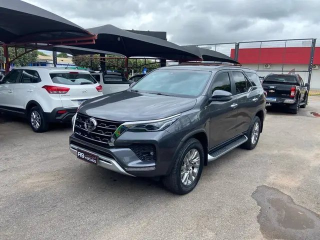 Carro Toyota SW4 2024 SRX 2.8 Turbodiesel 4x4 (Aut.) (7 Lugares)