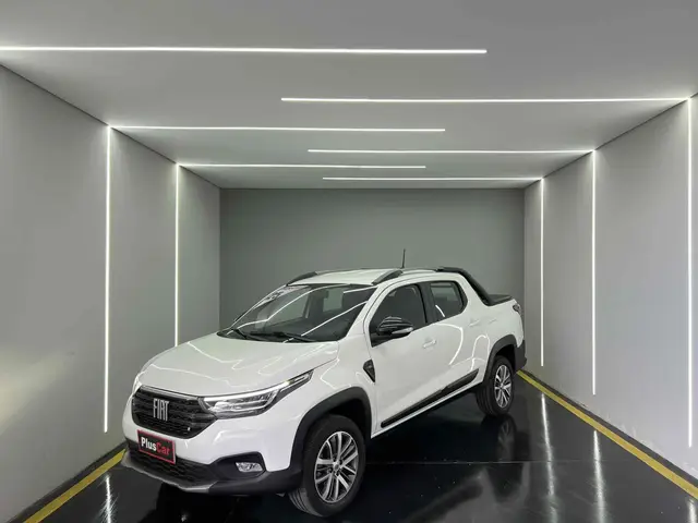 Carro Fiat Strada 2025 Volcano 1.3 Flex 8V CD Aut.