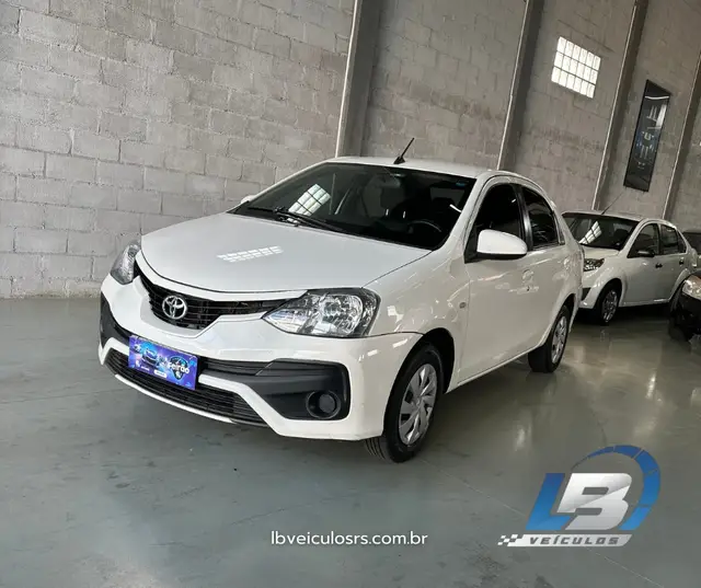 Carro Toyota Etios 2018 XS 1.5 (Aut) (Flex)