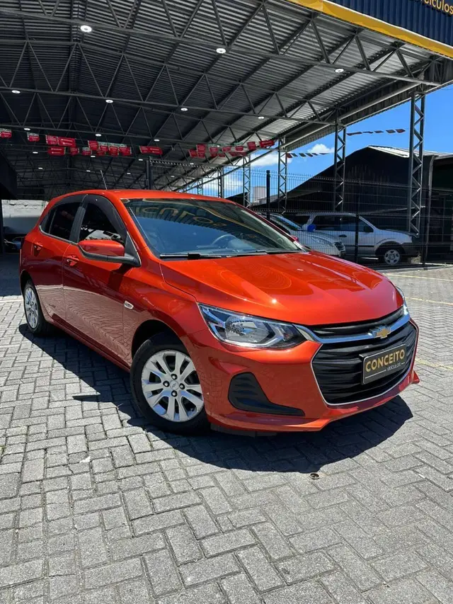 Carro Chevrolet Onix Plus 2020 1.0 LT (Flex)