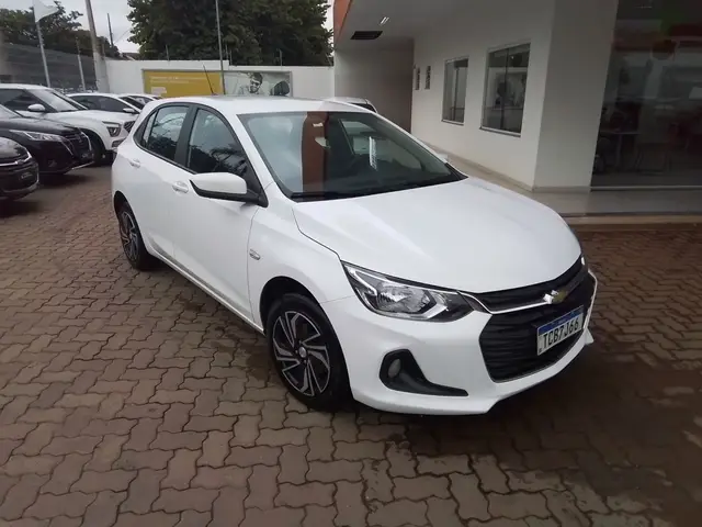 Carro Chevrolet Onix Plus 2025 LT 1.0